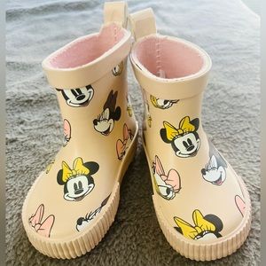 Minnie & Daisy rain boots🌸